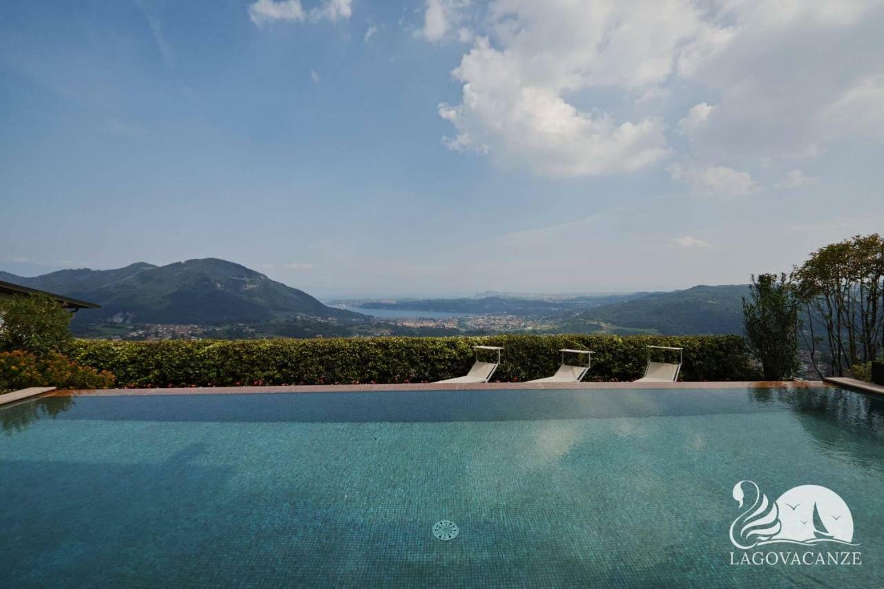Villa Livia Luxury Roe Exterior photo
